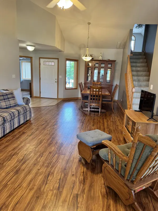 6139 Avocet CIR, Hobart, IN 46342