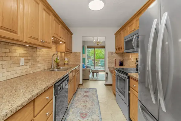 1217 Brighton SQ, New Brighton, MN 55112
