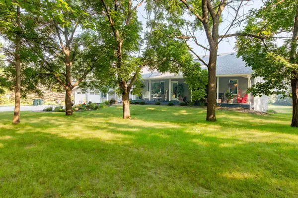 12480 212th AVE NE, New London, MN 56273