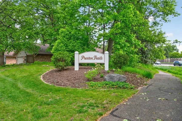 9601 Lonsdale CIR, Minnetonka, MN 55305
