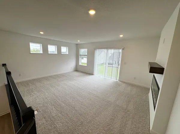 1907 Dogwood CT, Carver, MN 55315