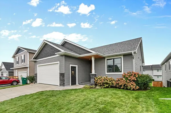 1803 Morning Glory DR, River Falls, WI 54022