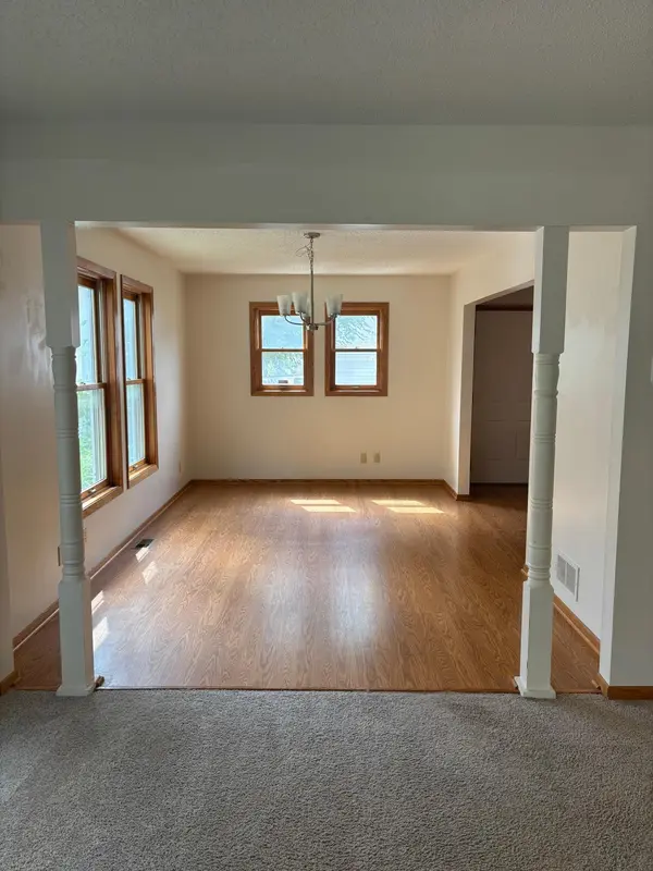 1054 Pacific ST, Saint Paul, MN 55106