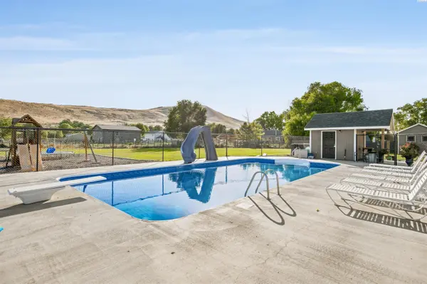 43705 E Red Mountain Rd, Benton City, WA 99320
