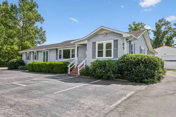 1402 Willow Dr, Manchester, TN 37355