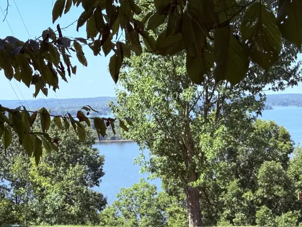 510 Big Richland Dr, Waverly, TN 37185