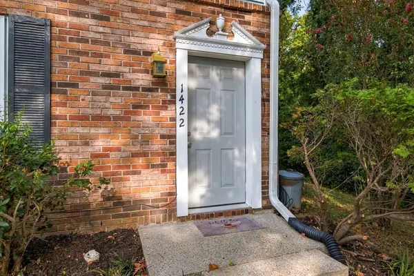 1422 Campbell Cir, Nashville, TN 37206
