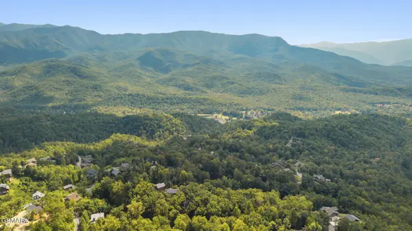 772 Deer Path Lane, Gatlinburg, TN 37738