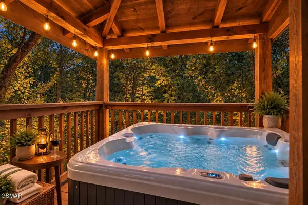 772 Deer Path Lane, Gatlinburg, TN 37738