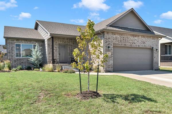 711 N Wakefield Ave, Valley Center, KS 67147