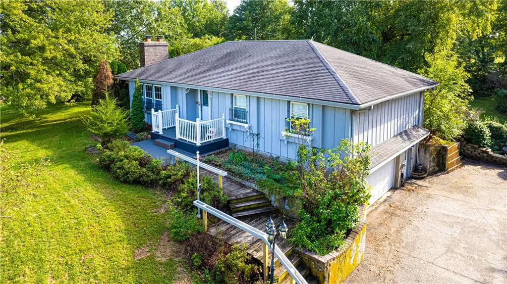 8400 SE 52nd RD, St Joseph, MO 64507