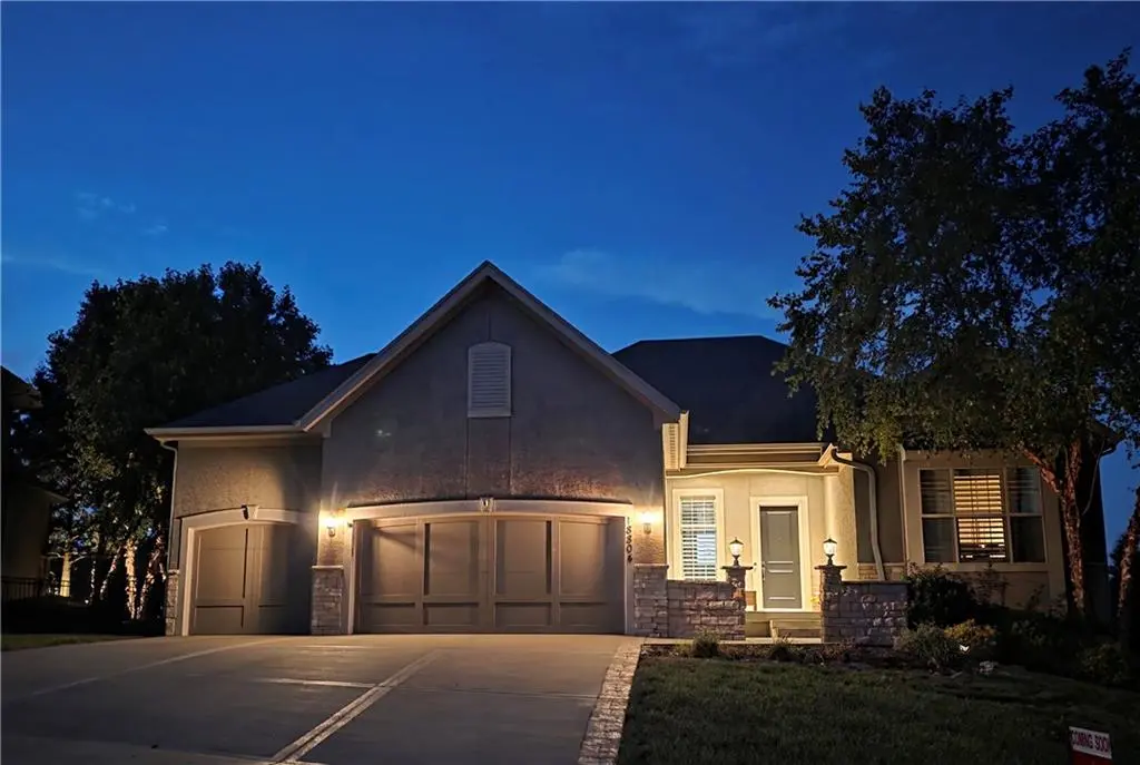18804 99th ST, Lenexa, KS 66220