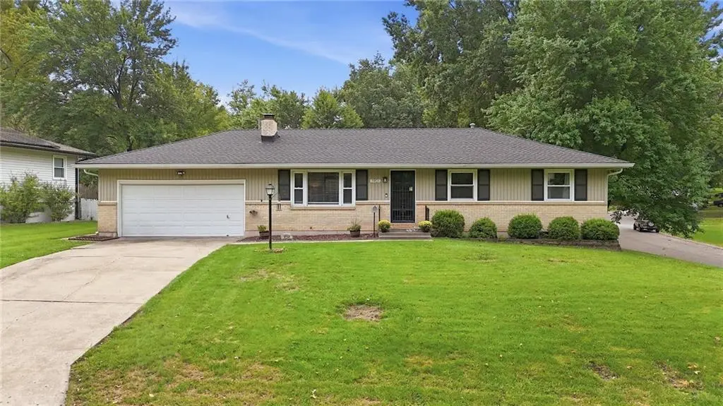 1901 NE 51st TER, Kansas City, MO 64118
