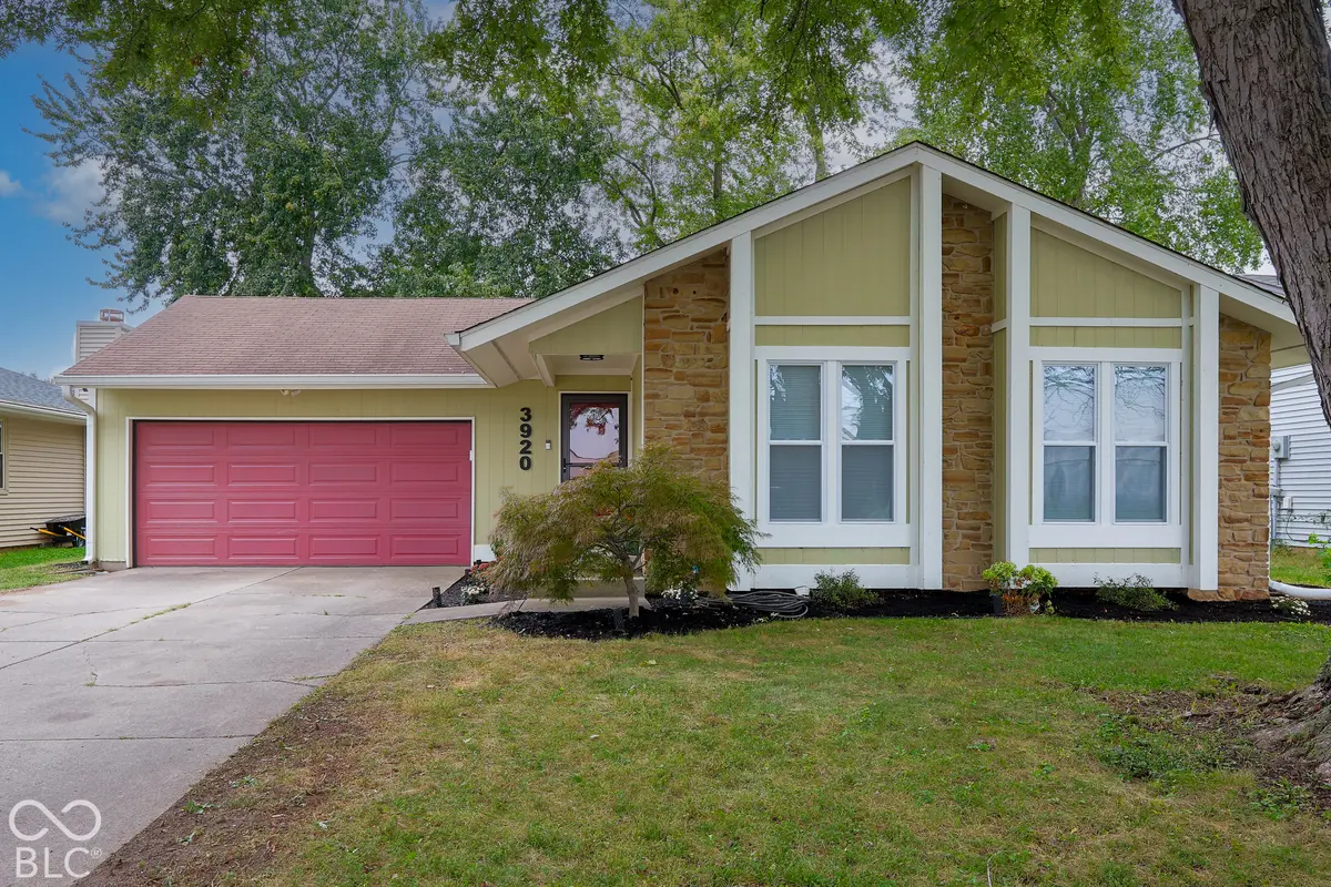 3920 Peppertree LN, Columbus, IN 47203