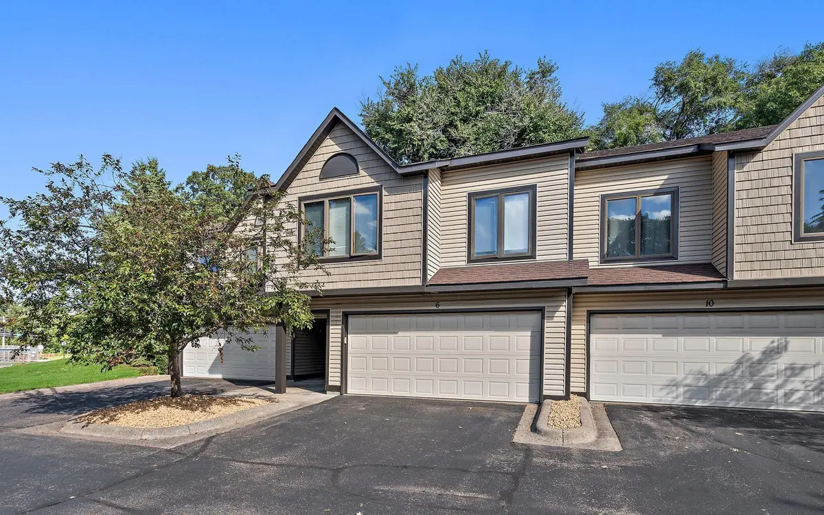 6 110th LN NW, Coon Rapids, MN 55448
