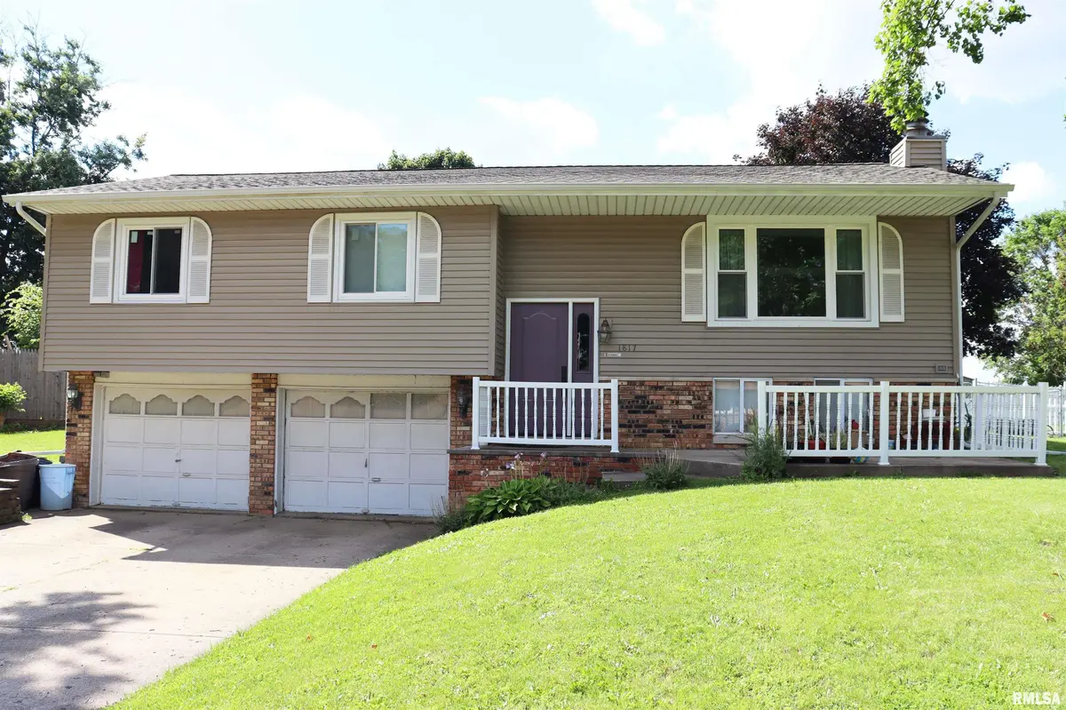 1817 S HOPEWOOD LN, Peoria, IL 61607