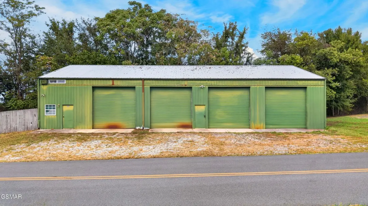 329 County Line Road, Dandridge, TN 37725