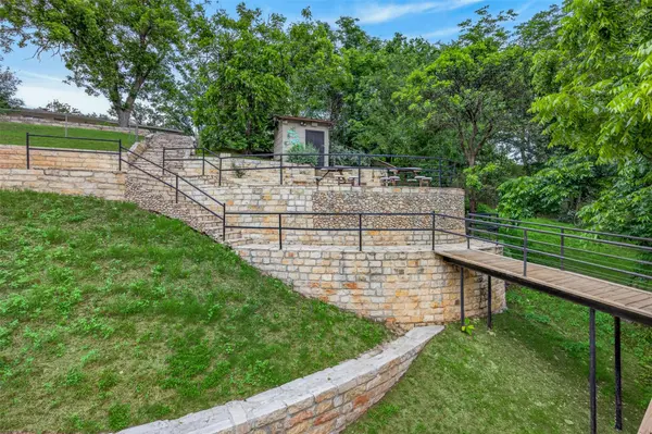 644 Cypress RDG, Mcqueeney, TX 78123