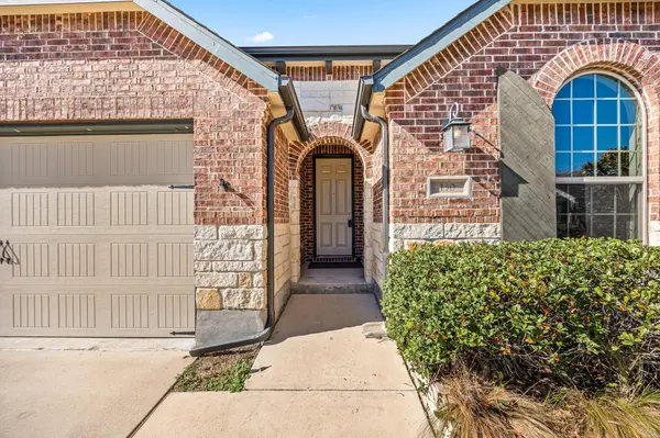 130 Starboard LN, Kyle, TX 78640