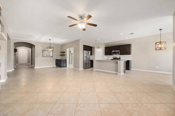 130 Starboard LN, Kyle, TX 78640
