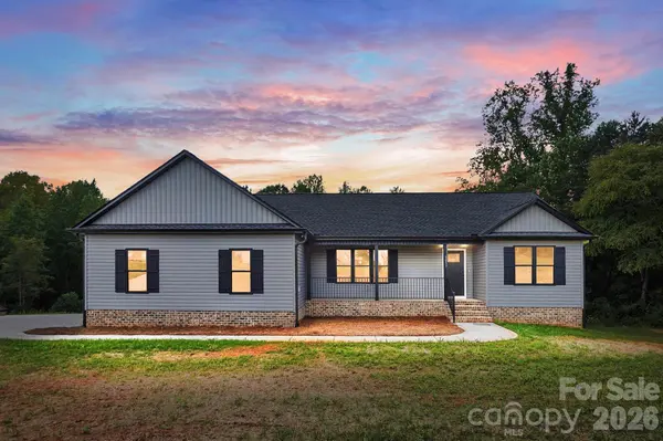 6097 Tinsley CT, Sherrills Ford, NC 28673