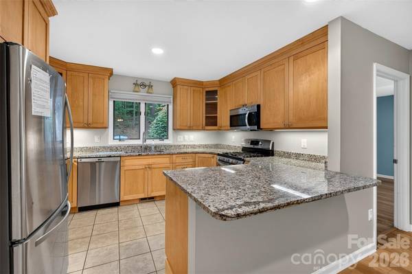 18A Cedarwood TRL, Asheville, NC 28803