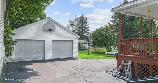458 Madison AVE, Jermyn, PA 18433