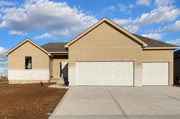 19317 Skyview LN, Spring Hill, KS 66083