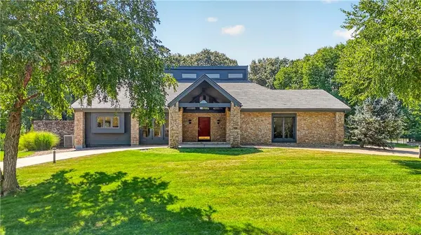 12639 Juniper CIR, Leawood, KS 66209