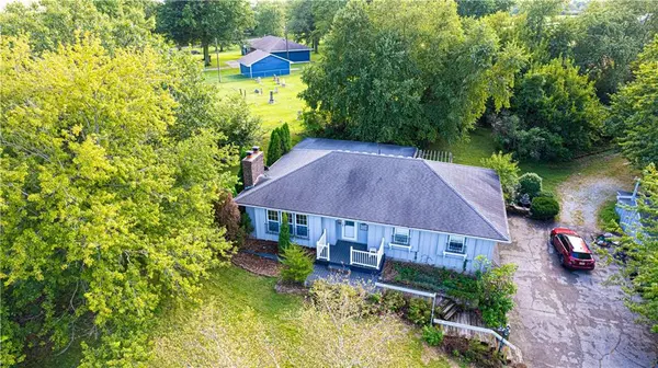 8400 SE 52nd RD, St Joseph, MO 64507