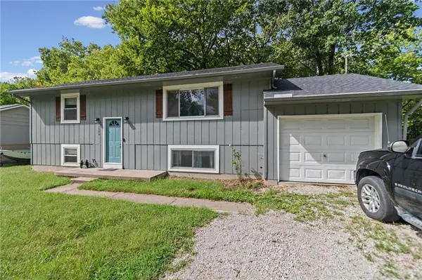 1406 Ridgeway DR, Richmond, MO 64085