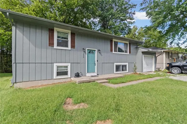 1406 Ridgeway DR, Richmond, MO 64085