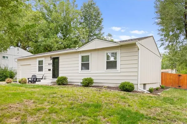 9219 W 100th ST, Overland Park, KS 66212
