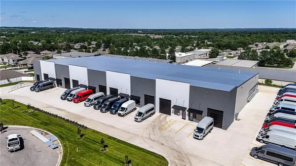 1201 NW Chrisman Farm RD, Grain Valley, MO 64029