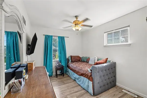 2018 E Mohawk CT, Olathe, KS 66062