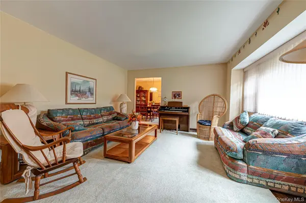 4 Huber PL, Saint James, NY 11780