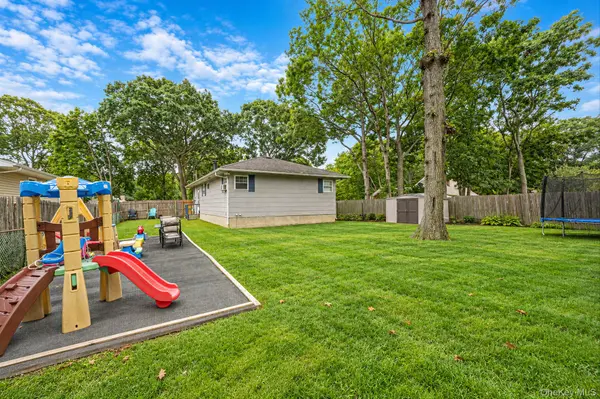 129 Shinnecock AVE, Mastic, NY 11950