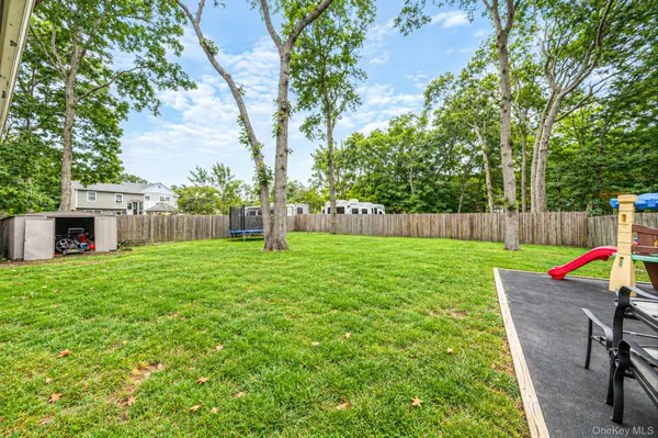 129 Shinnecock AVE, Mastic, NY 11950