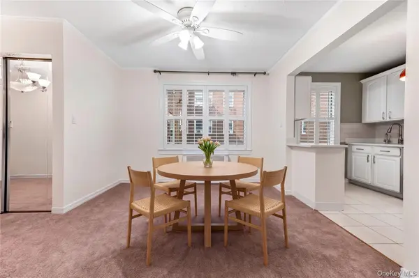 24 Edwards Street, Unit #1G #1G, Roslyn Heights, NY 11577