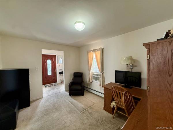 39 West BLVD, East Rockaway, NY 11518