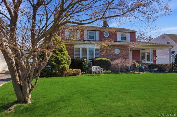 268 Curtis AVE, Carle Place, NY 11514