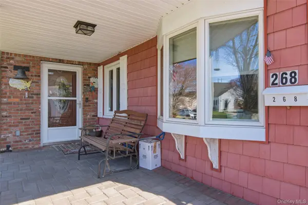 268 Curtis AVE, Carle Place, NY 11514