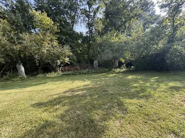 9037 Pinecreek WAY, Indianapolis, IN 46256