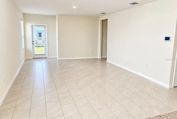 1011 BEAR HAMMOCK DR, Umatilla, FL 32784