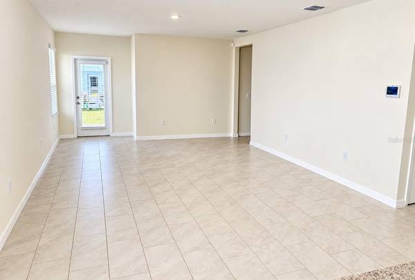 1011 BEAR HAMMOCK DR, Umatilla, FL 32784