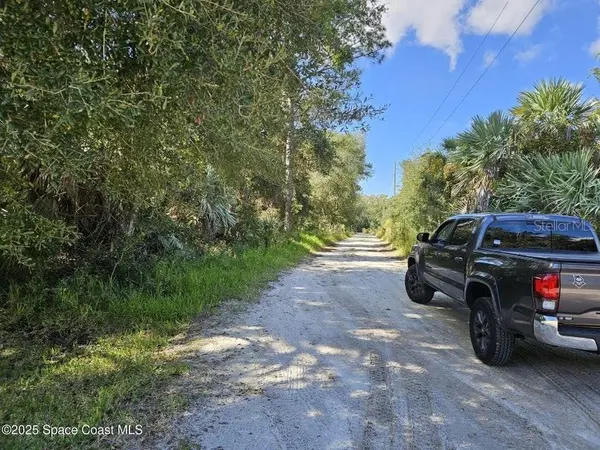 4600 BEACON LIGHT RD, Edgewater, FL 32141