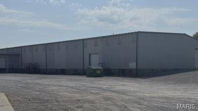 300 Matthews LN #Front, Sikeston, MO 63801