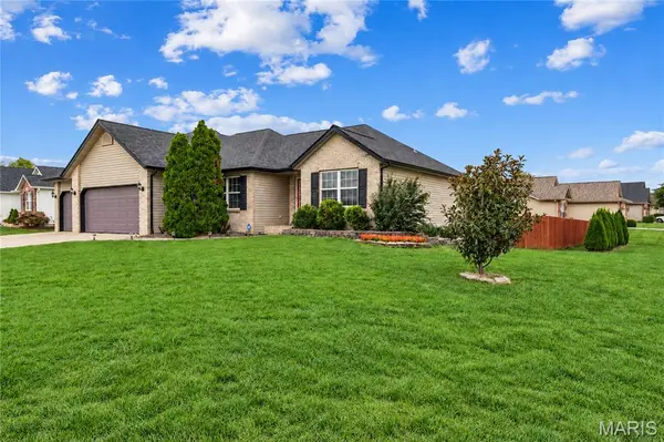 6700 Crossington LN, Maryville, IL 62062