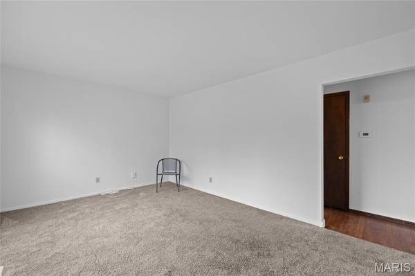 3555 High DR, St Ann, MO 63074