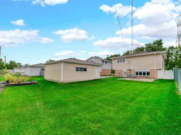 5448 139th ST, Crestwood, IL 60418